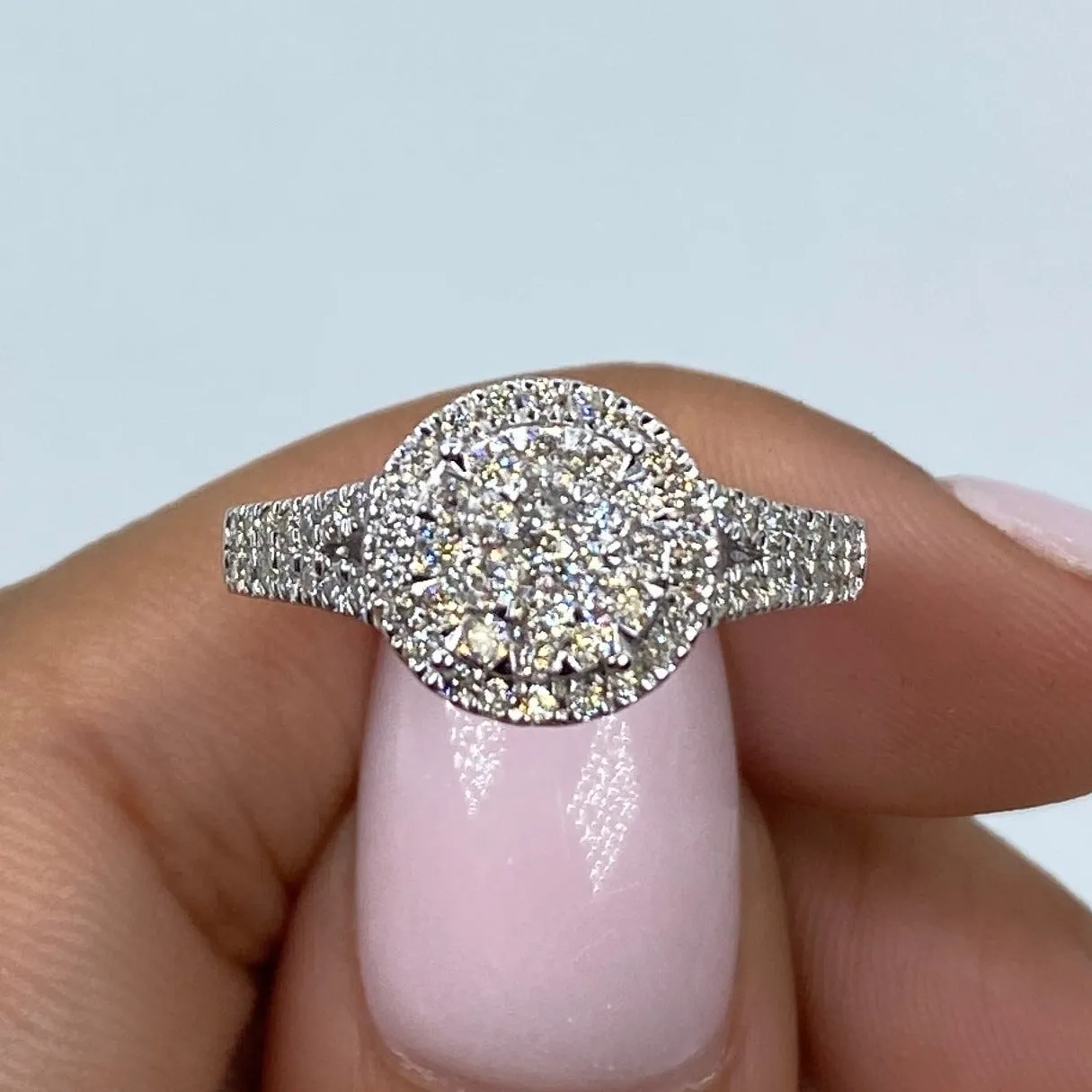 14K Circle Halo Diamond Ring