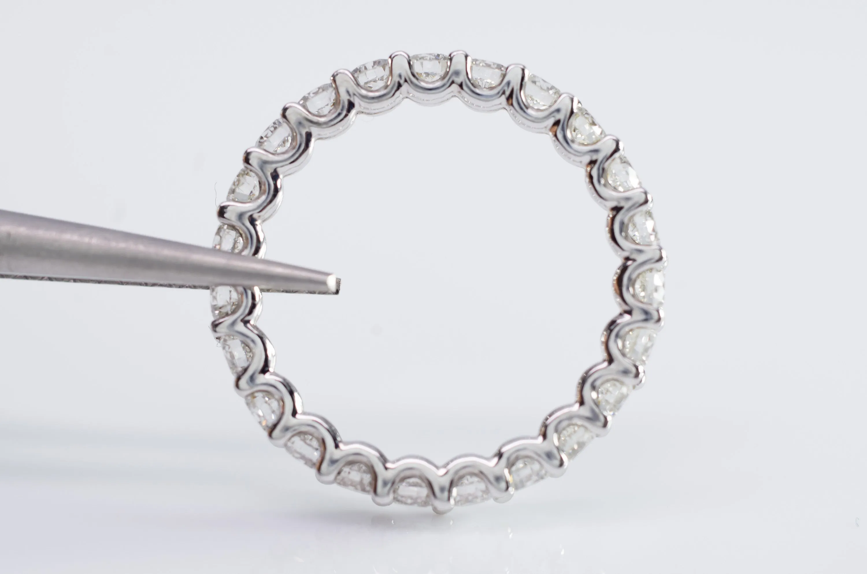 1.68CTW SHARED PRONG ETERNITY DIAMOND BAND SIZE 6.5