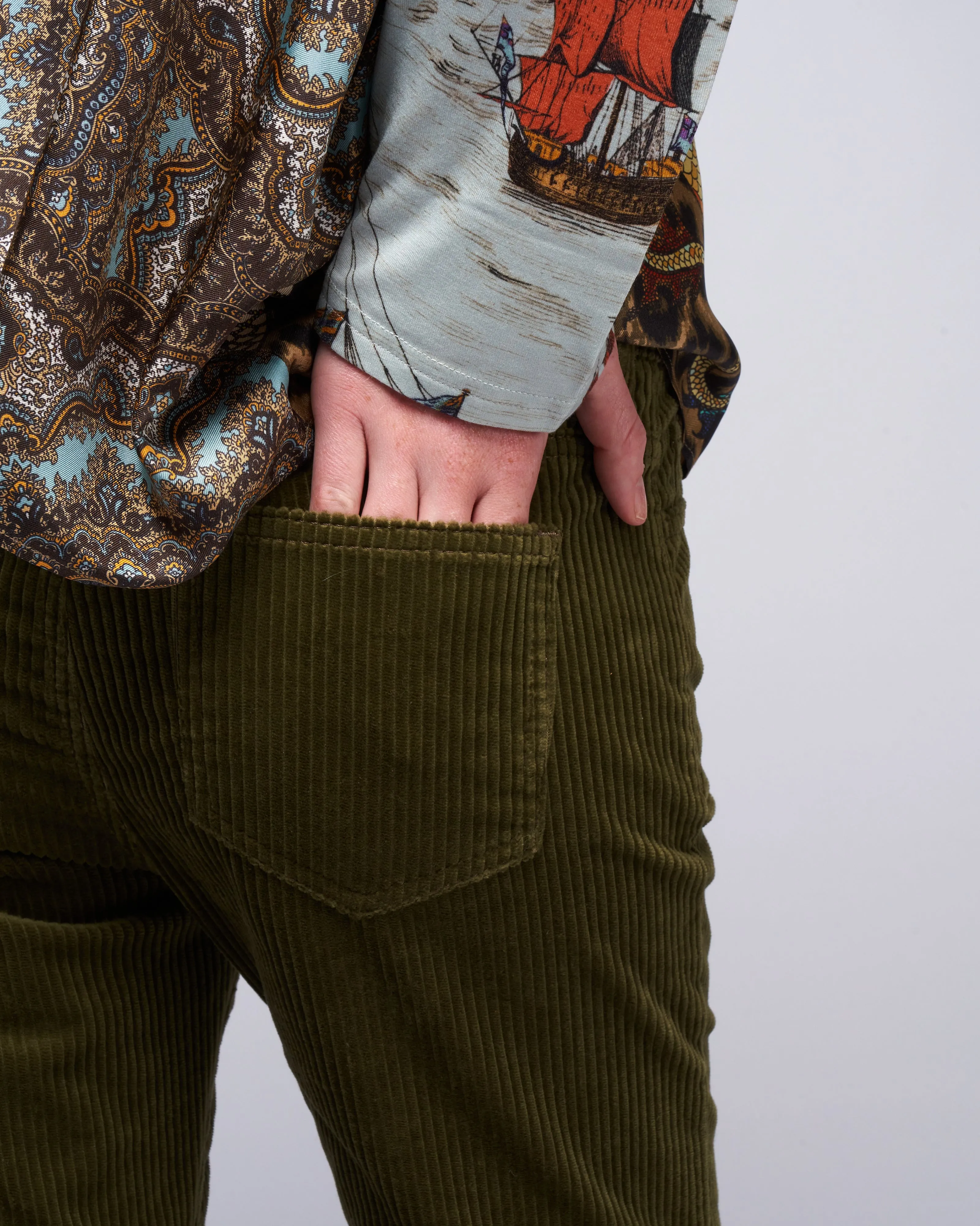 5 pocket kick flare - green
