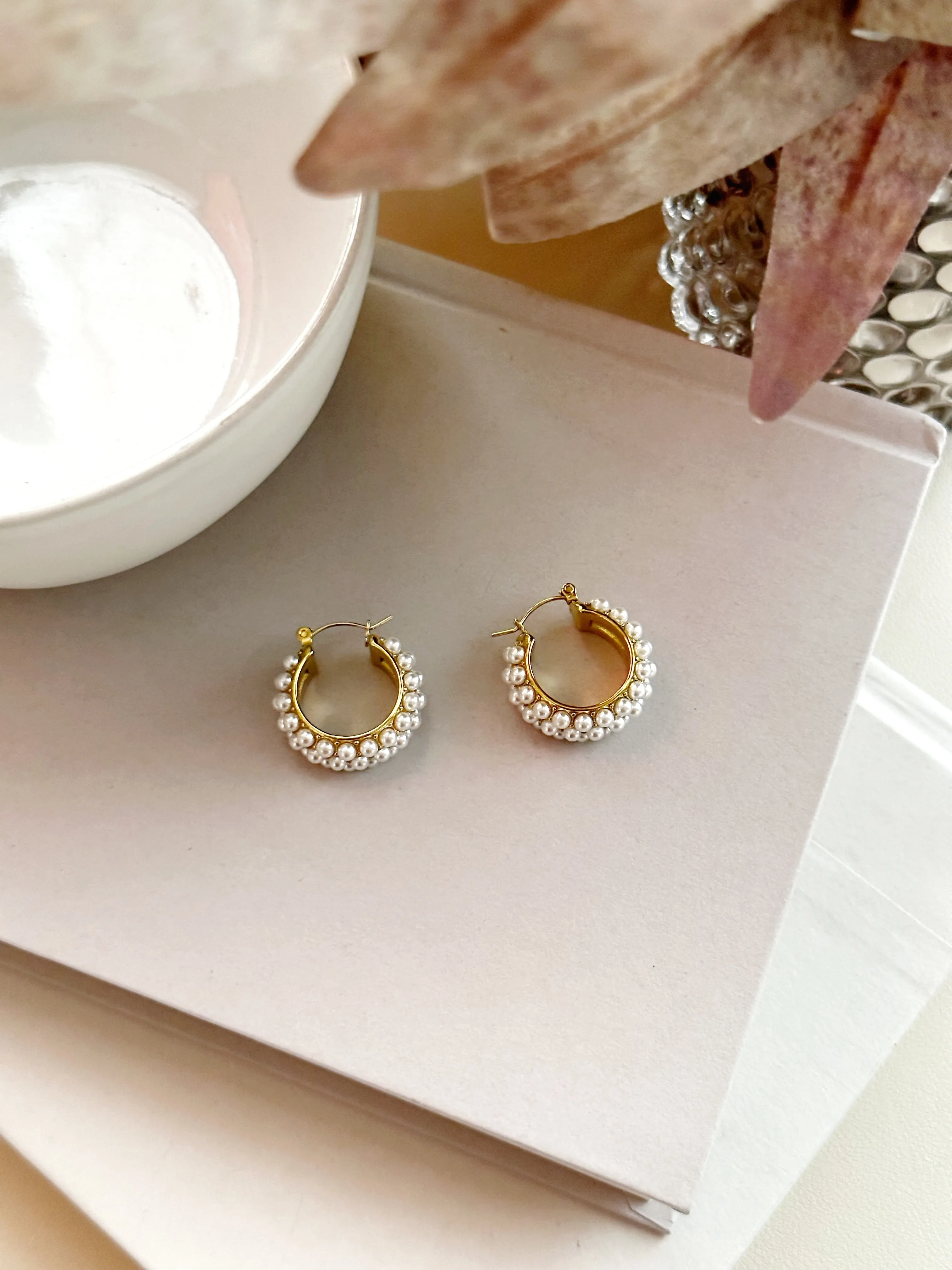 8394JE - Harlow Gold Filled Pearl Hoop Earrings