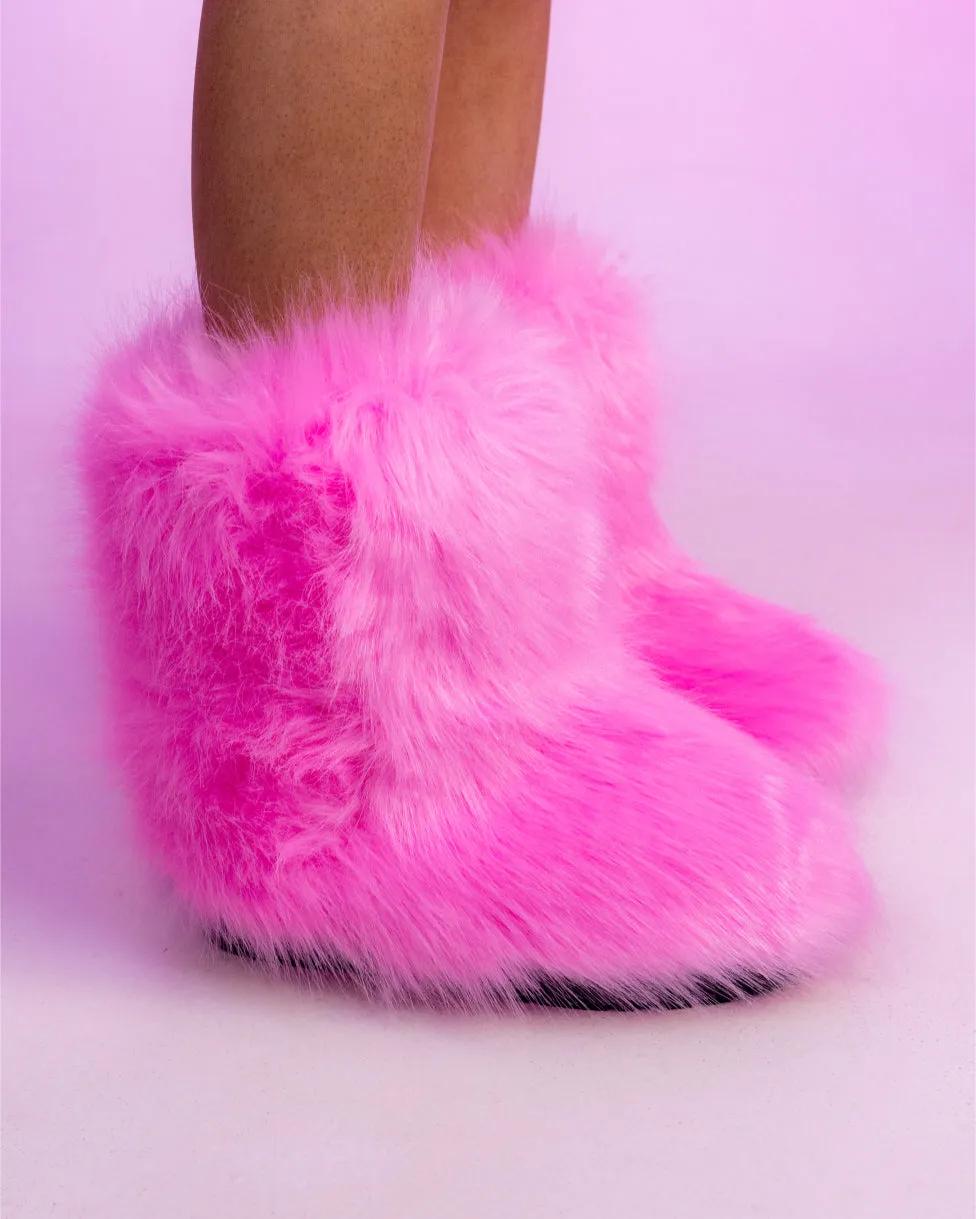 Baby Pink Boots With The Fur