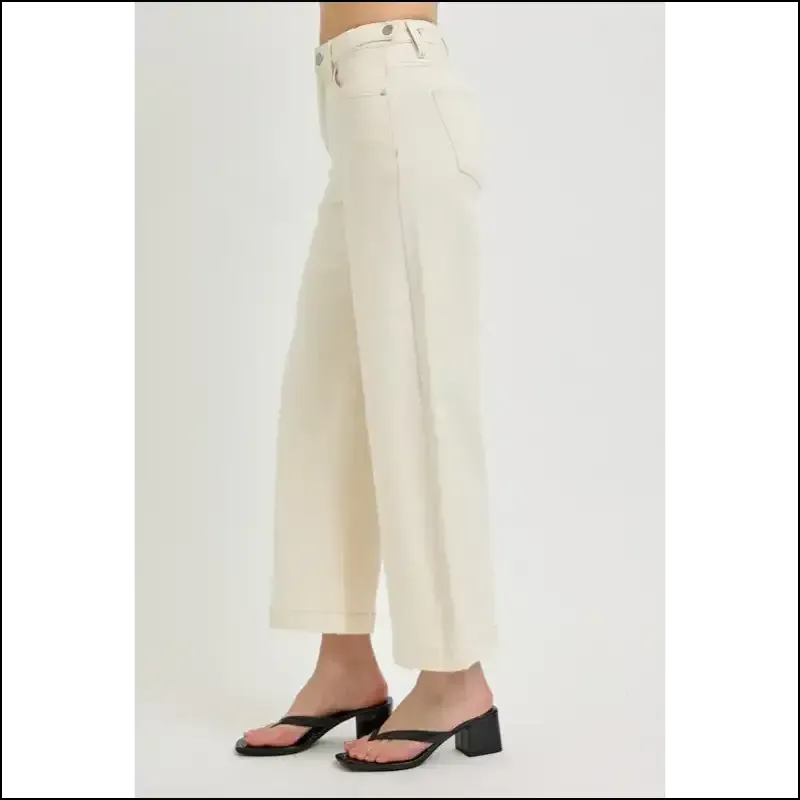 Bootcut it Like It's Hot: Tummy Control for Queens in Needful Things 👖👑