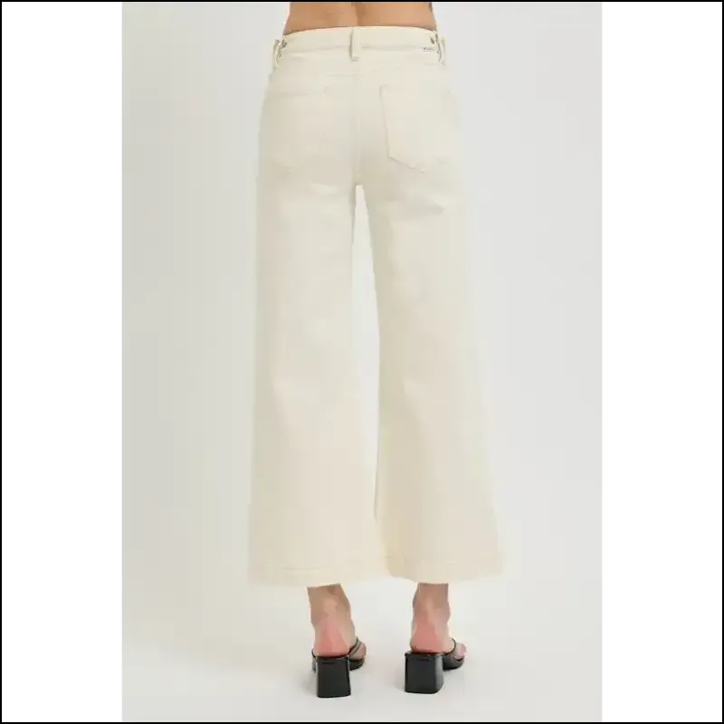 Bootcut it Like It's Hot: Tummy Control for Queens in Needful Things 👖👑