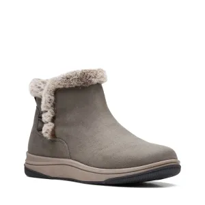 Clarks Women's Breeze Fur Dark Olive Textile 26168888