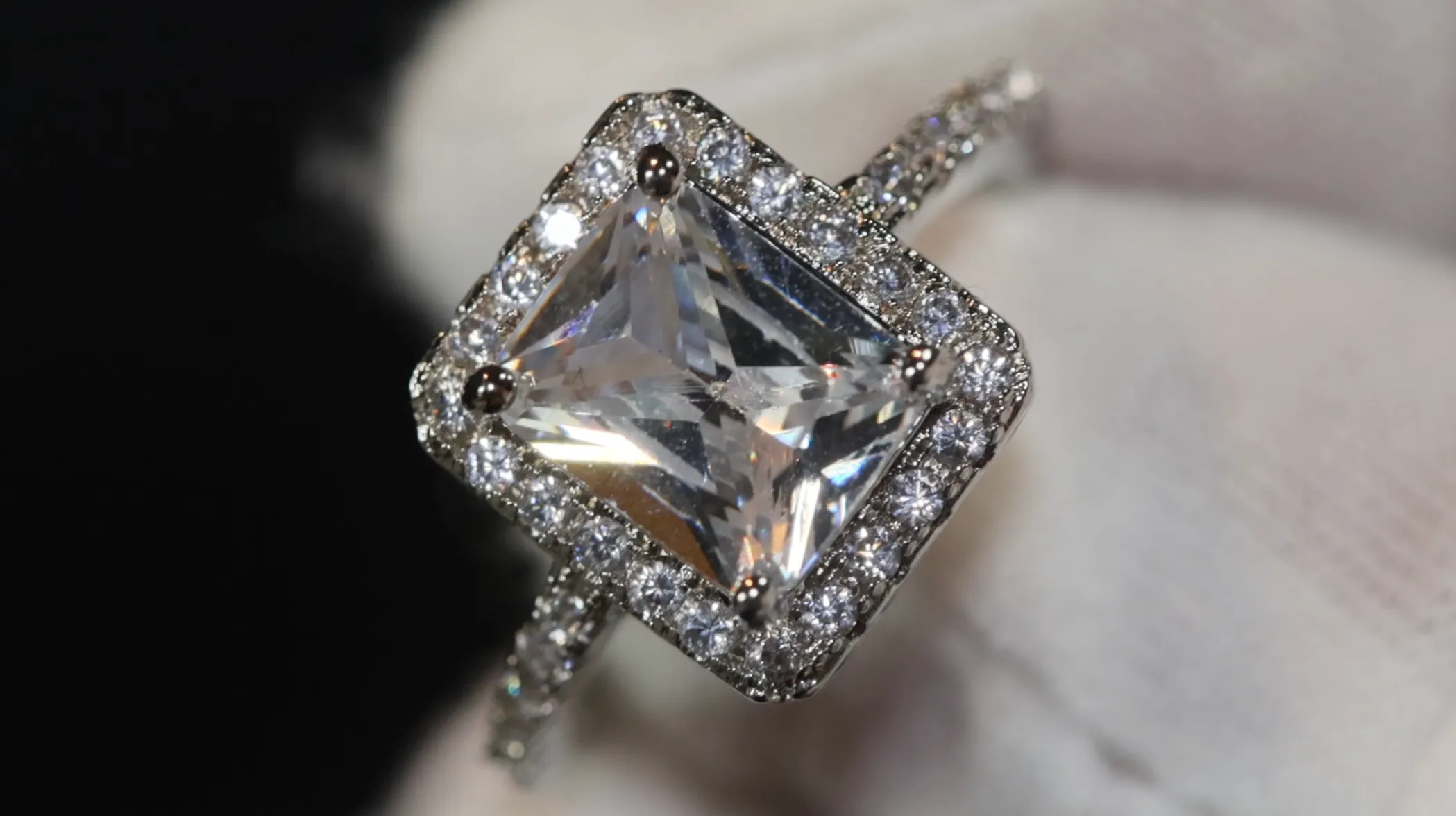 Emerald Engagement Ring | Womens Engagement Ring | Engagement Rings | Womens Rings | Emerald Engagement Ring | Womens Emerald Rings