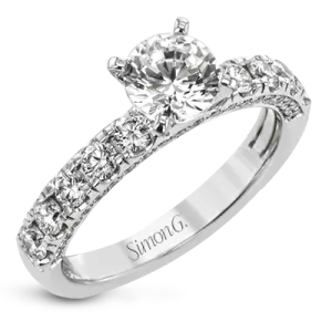 Engagement Ring in 18k Gold with Diamonds