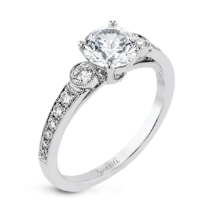 Engagement Ring in 18k Gold with Diamonds