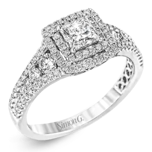 Engagement Ring in 18k Gold with Diamonds