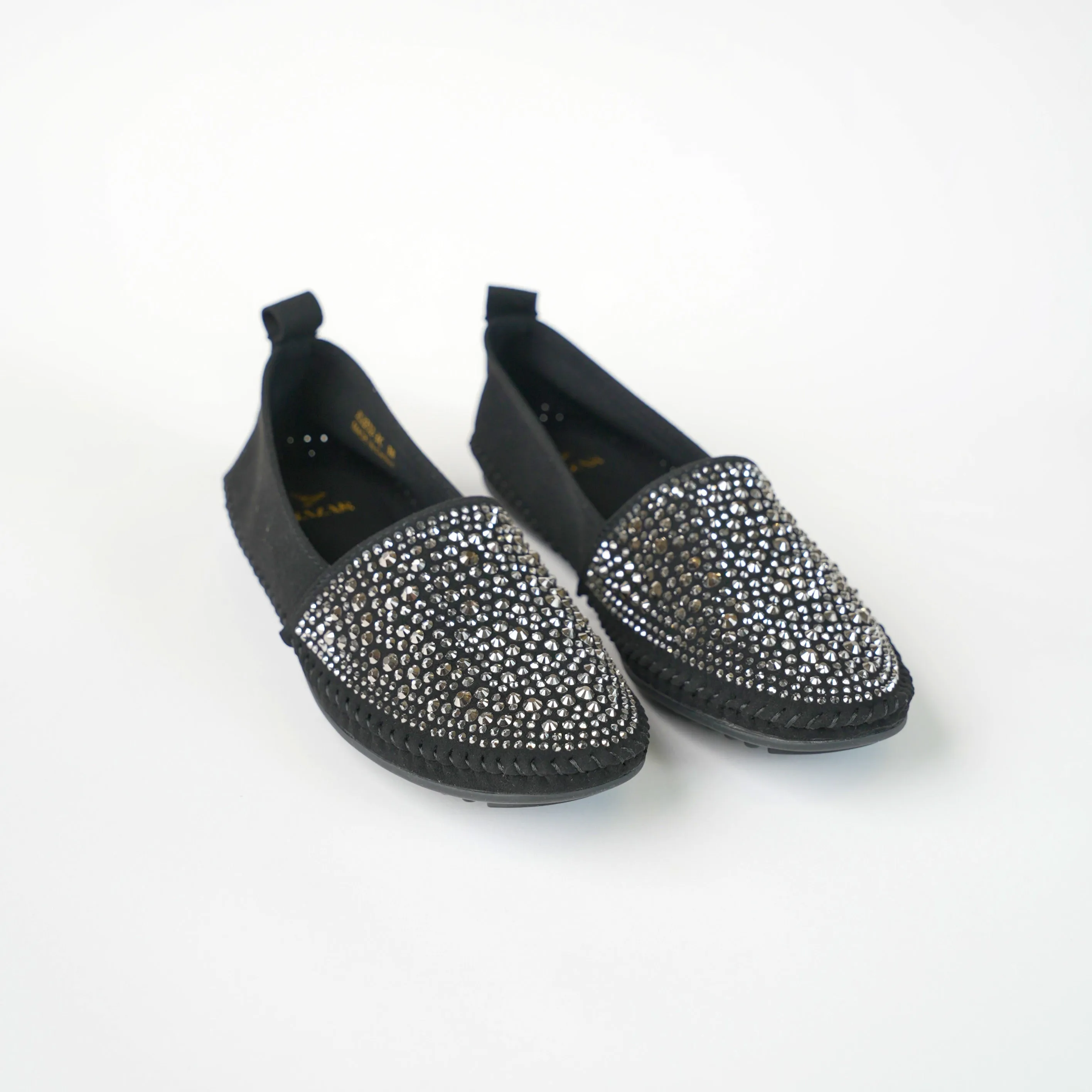 Flat shoe