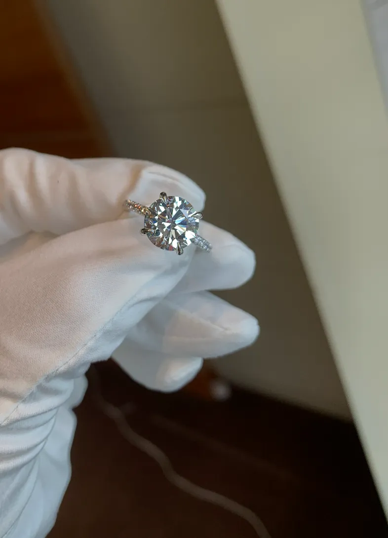 Hidden Halo Engagement Ring Mounting, Outside halo