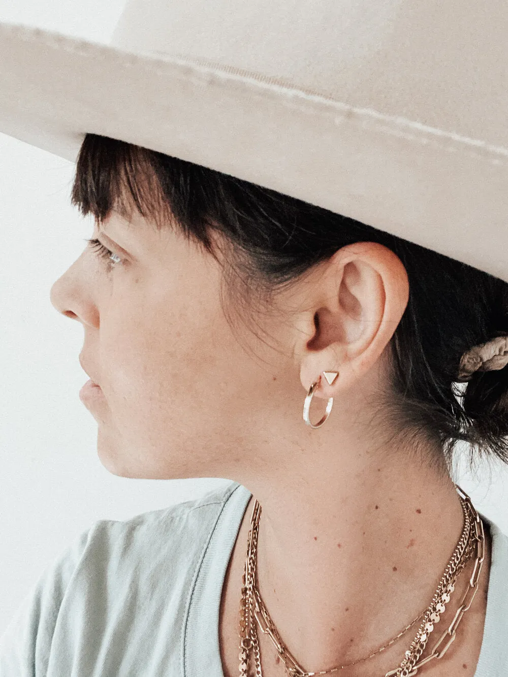 MARLA MEDIUM HOOP