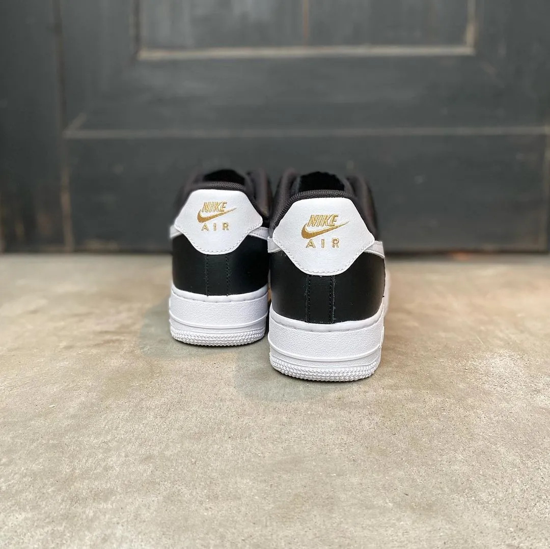NIKE WMNS Air Force 1 '07 Essential CZ0270-001
