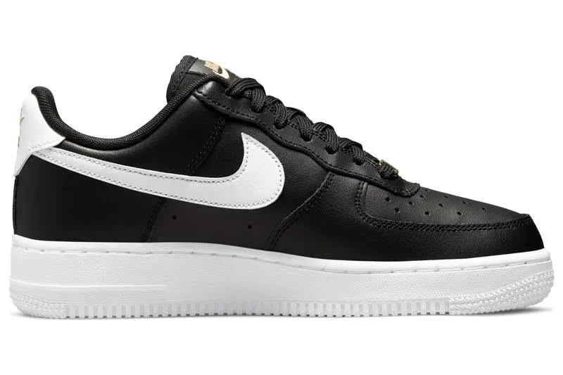 NIKE WMNS Air Force 1 '07 Essential CZ0270-001