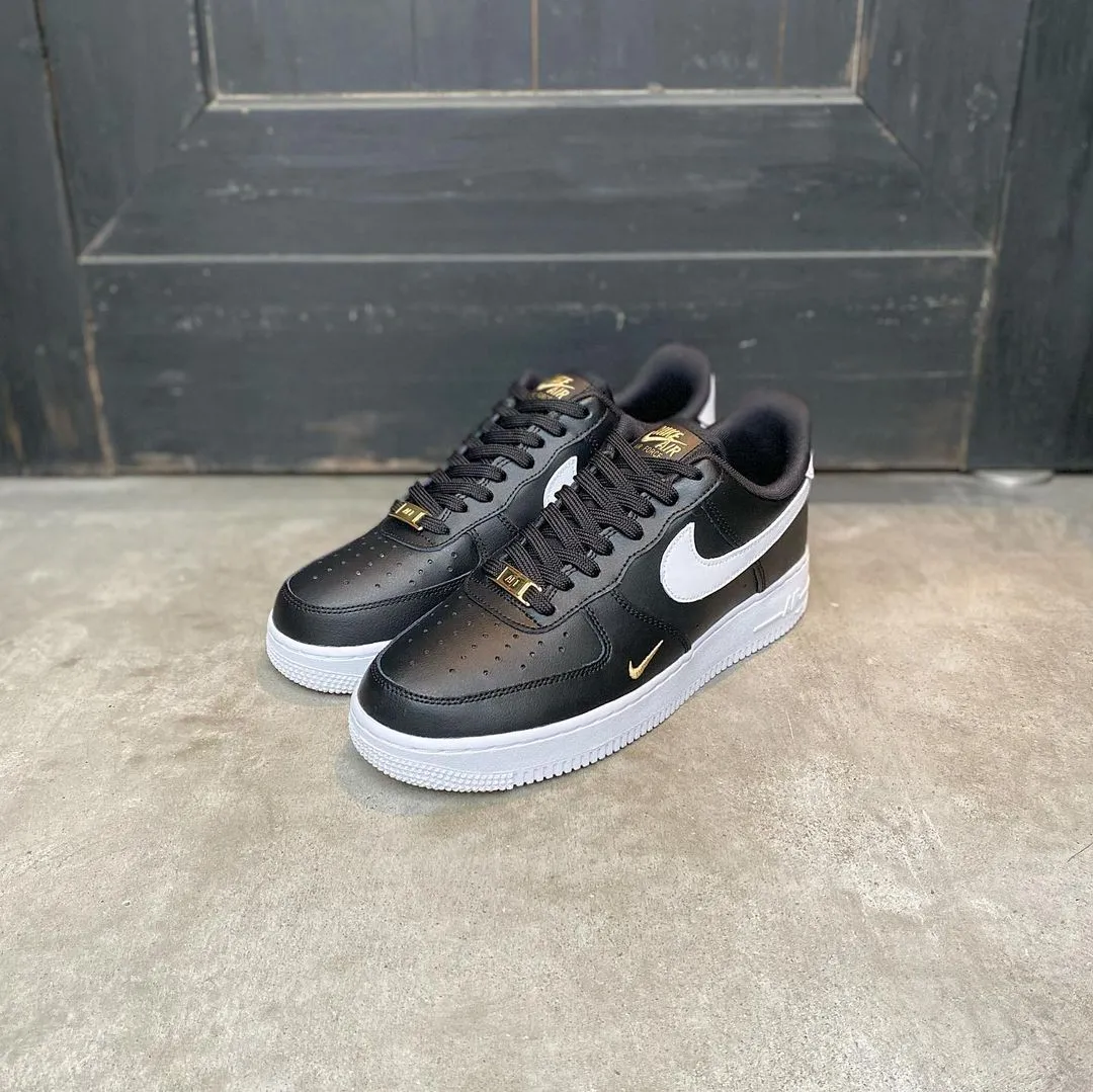 NIKE WMNS Air Force 1 '07 Essential CZ0270-001
