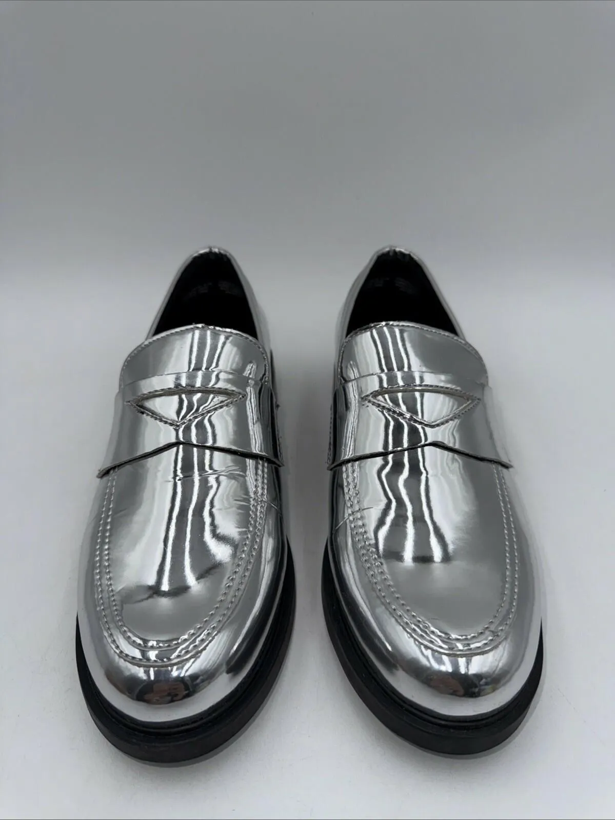 NWB Steve Madden Women’s Leedan Loafer Silver Size 8.5