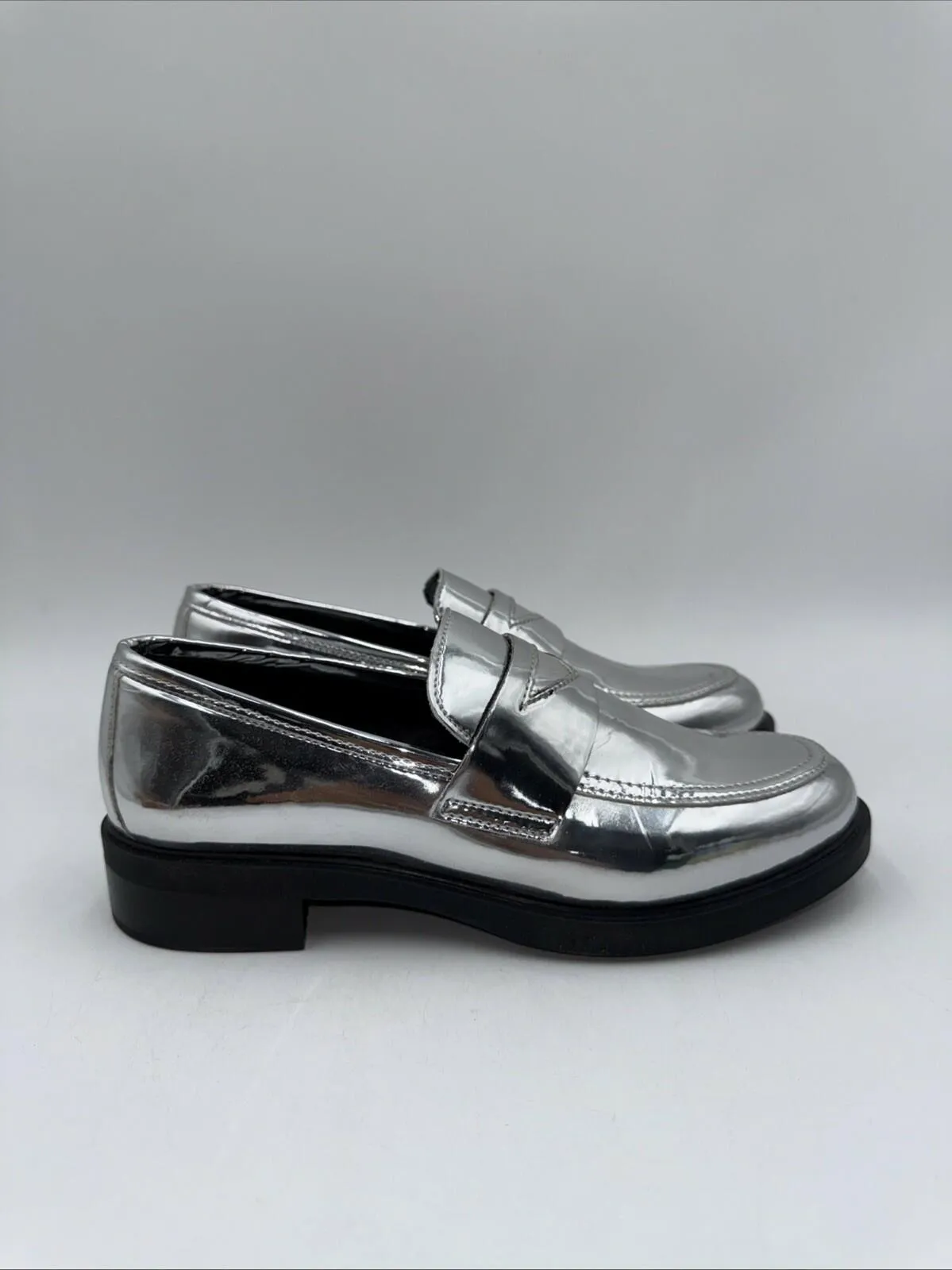 NWB Steve Madden Women’s Leedan Loafer Silver Size 8.5