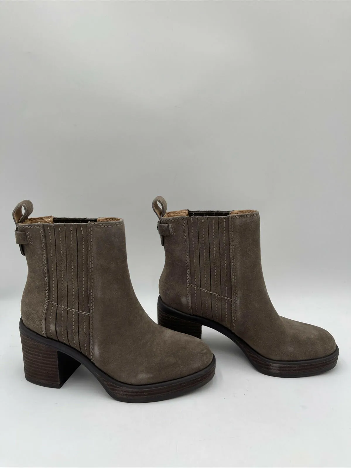 NWOB Crown Vintage Capari Bootie Brown Women's Size 6M/36.5 - Like New