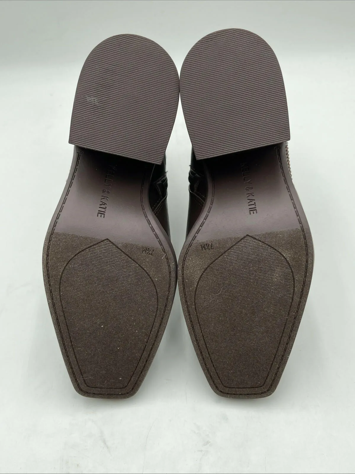 NWOB Kelly & Katie Ceola Bootie Women's Brown Size 7.5M - Like New
