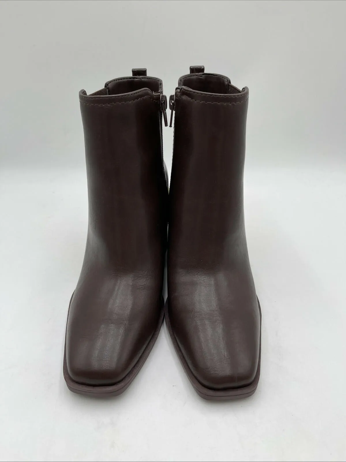 NWOB Kelly & Katie Ceola Bootie Women's Brown Size 7.5M - Like New