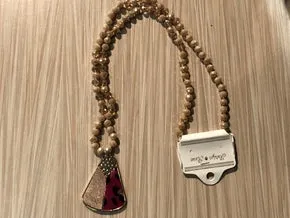 Southern Grace - Beaded necklace with multi-faceted pendant