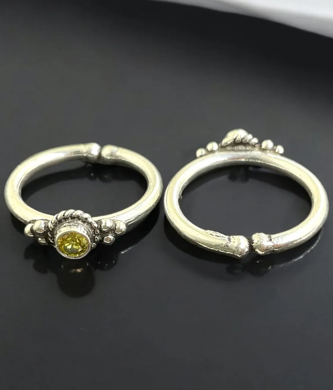 The Yakshi Silver Gemstone Toe-Rings (Yellow)