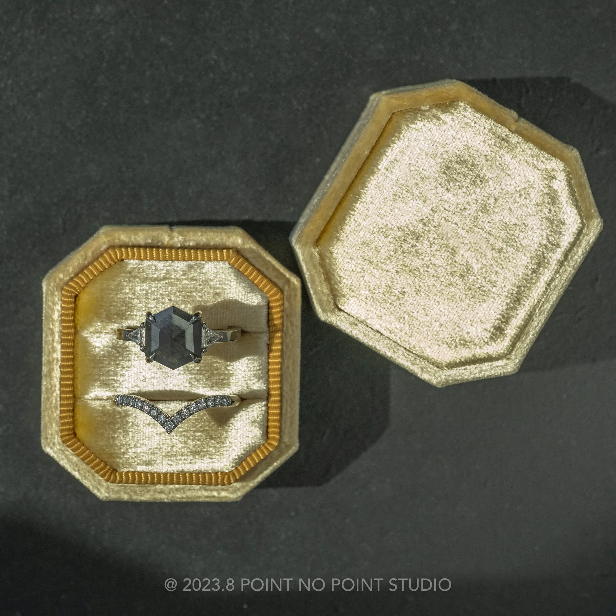 Velvet Bevel Double Slot Ring Box