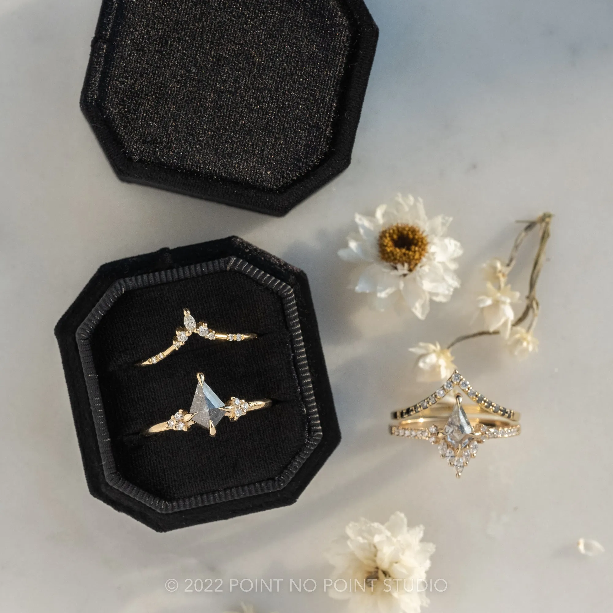Velvet Bevel Double Slot Ring Box