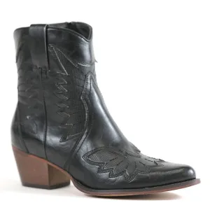 WESTERN COWGIRL POINTY BOOT