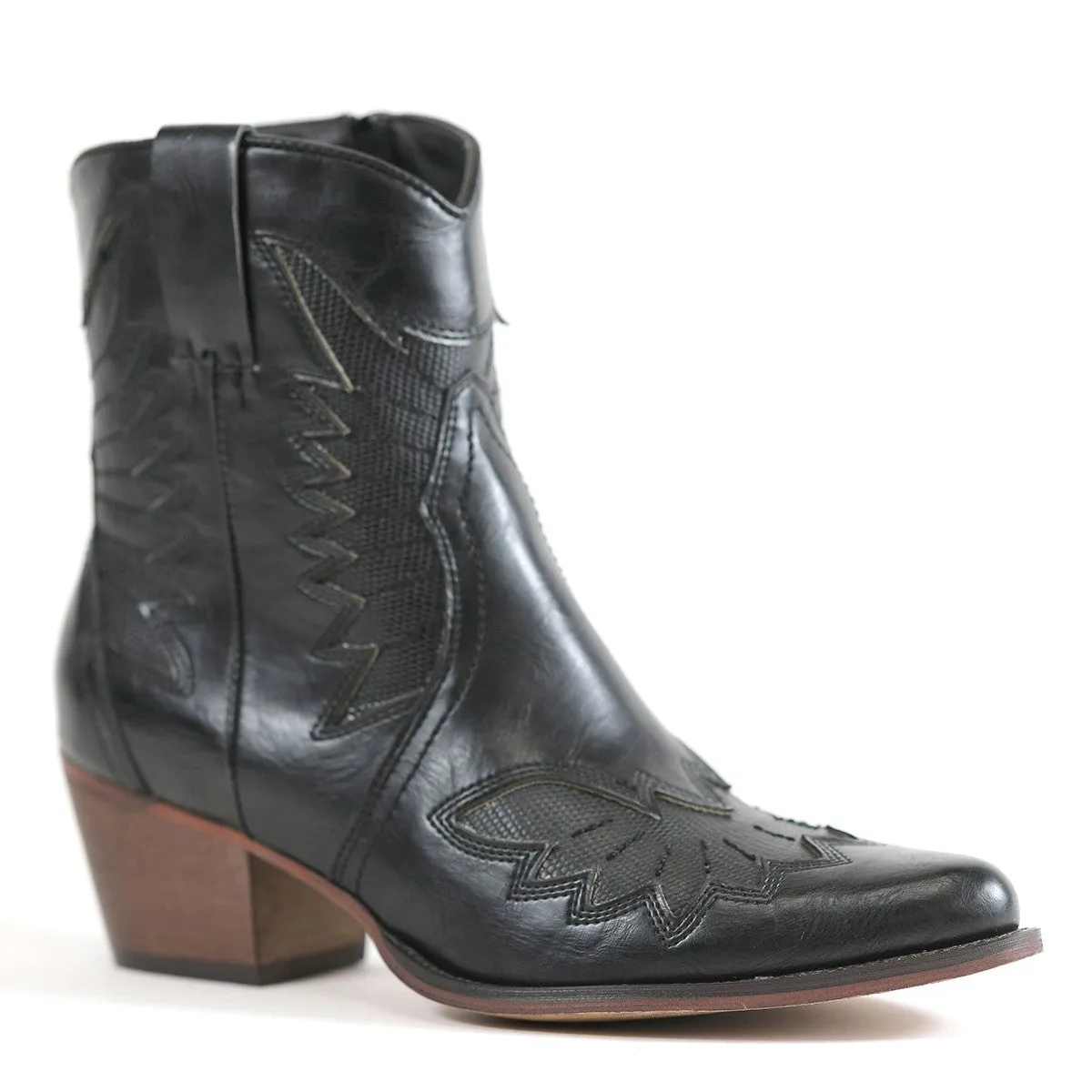 WESTERN COWGIRL POINTY BOOT