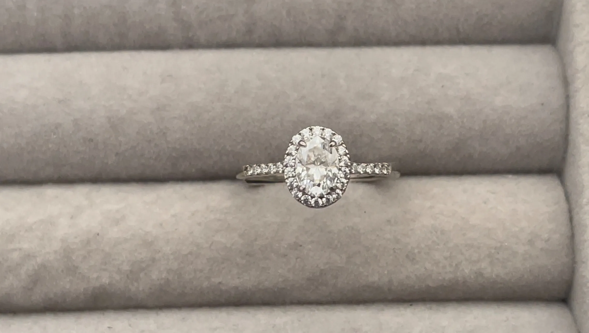 Womens Moissanite Diamond Engagement Ring | 1.0 CT Ring | Oval Engagement Ring | Halo Ring | Oval Ring | Wedding Ring | Moissanite Ring